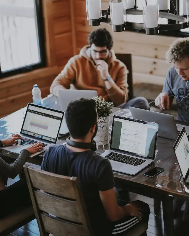 Programmers are working at Gosoft